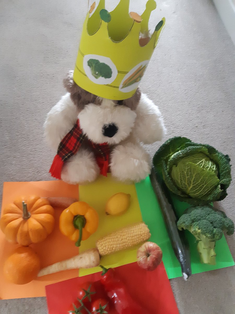 SOT_Enviro's tweet image. Lovely fruit &amp;amp; veg session with nursery children @SAfoodforlife Silver #HeronCrossPrimary looking at colours, names &amp;amp; why we should eat fruit &amp;amp; veg. With the help of my furry friend &amp;amp; his veg crown @VegPowerUK @HealthySoT @StokeLearning