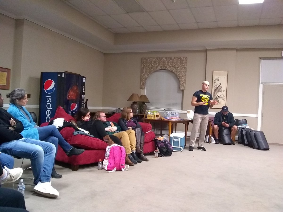 CounselingGc's tweet photo. We had a great time last night with Octagon MMA and Krav Maga learning how to fight like superheroes!! #DVAW2019 https://t.co/0lj6KoEXAg