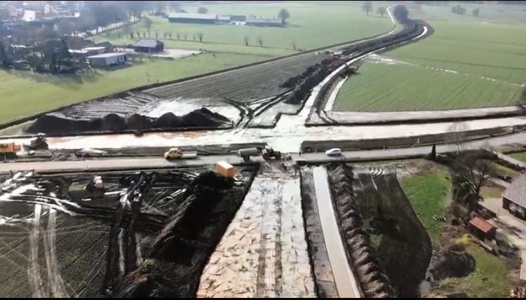 Contouren Overhorsterweg op de N303 Voorthuizen worden nu ook zichtbaar. Mooi werk op een mooie locatie met enthousiaste mensen. @Strukton #daardoenwehetvoor