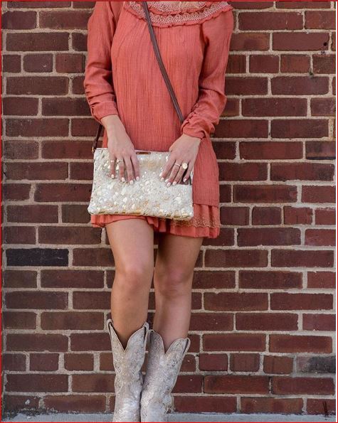 AccessoryDrawer's tweet image. 2019 TREND FEED: 
From Victoria Beckham to Calvin Klein, known for their chic and elevated designs, they all incorporated cowhide-on-cowhide looks into their pre-Summer 2019 collection.

Stay in trend and order your bags from Wild Goose 
Call to order @ 404-749-4911