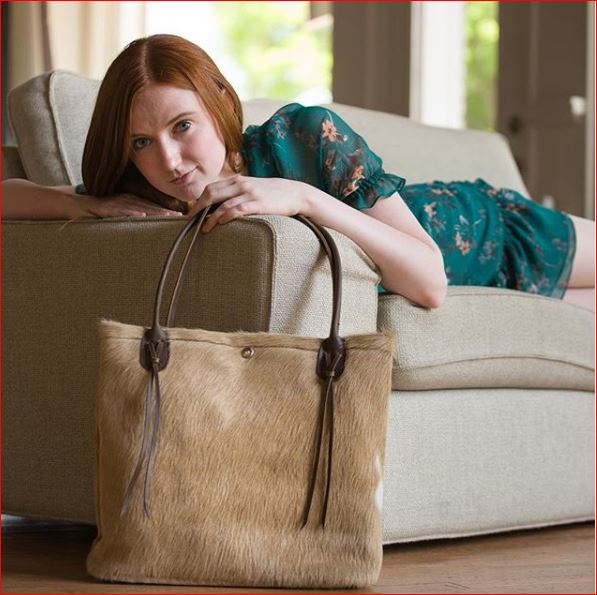 AccessoryDrawer's tweet image. 2019 TREND FEED: 
From Victoria Beckham to Calvin Klein, known for their chic and elevated designs, they all incorporated cowhide-on-cowhide looks into their pre-Summer 2019 collection.

Stay in trend and order your bags from Wild Goose 
Call to order @ 404-749-4911