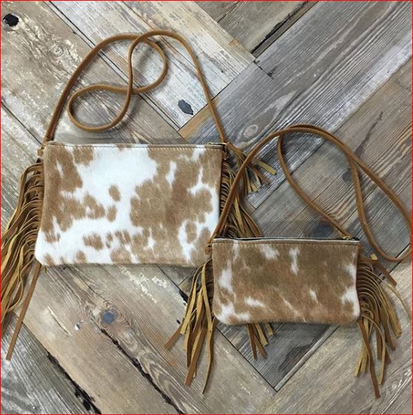AccessoryDrawer's tweet image. 2019 TREND FEED: 
From Victoria Beckham to Calvin Klein, known for their chic and elevated designs, they all incorporated cowhide-on-cowhide looks into their pre-Summer 2019 collection.

Stay in trend and order your bags from Wild Goose 
Call to order @ 404-749-4911