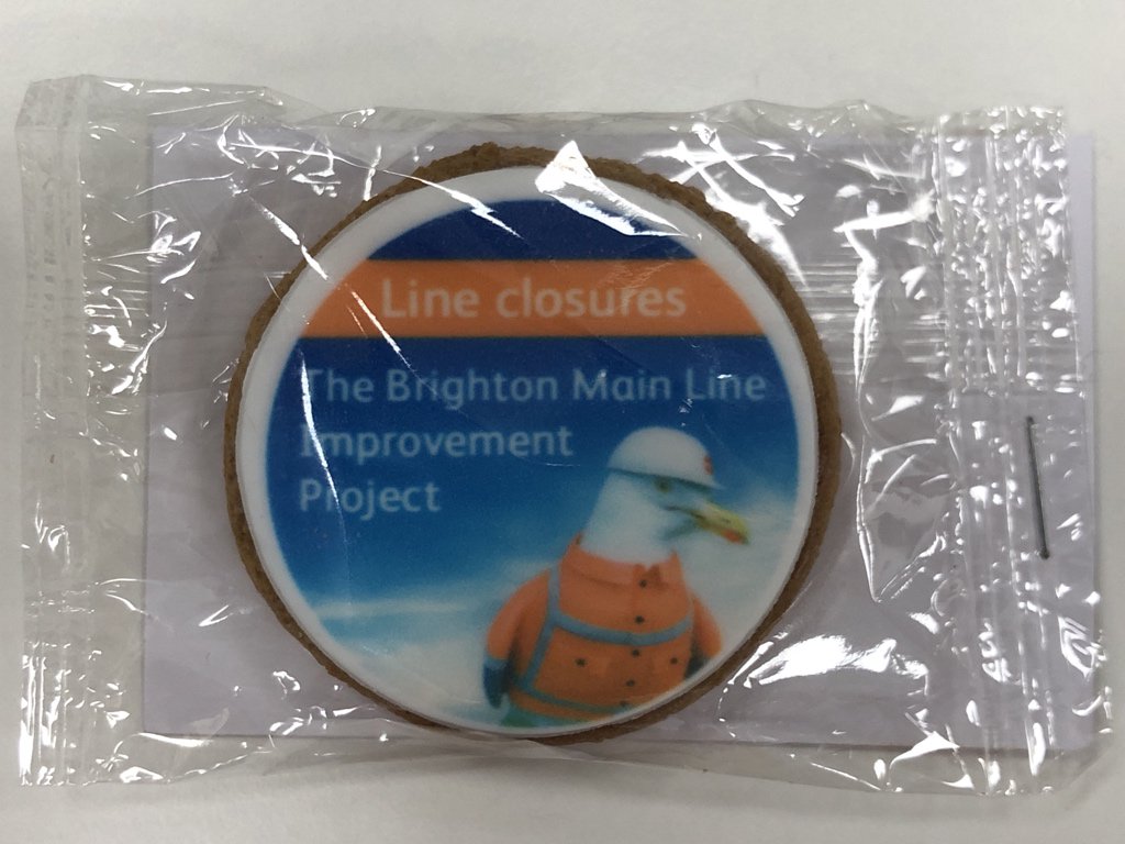 surekill's tweet image. We’re going to screw up your trains next week, so here’s an iced ginger biscuit to make you feel better! #brightonMainLine #thameslink #southernrail
