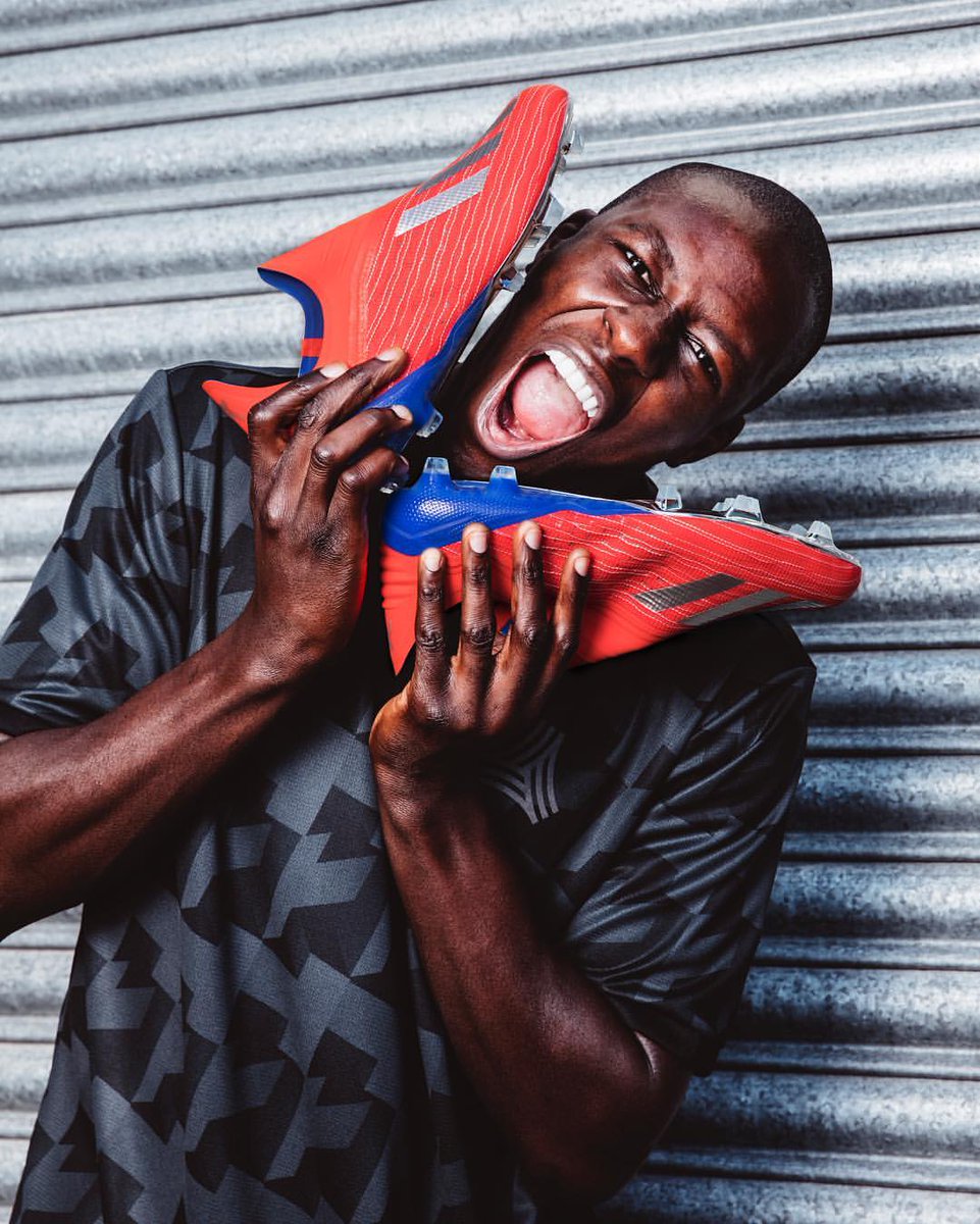 TheCitizensBR's tweet photo. Laporte ✔
Mahrez ✔
Mbappe 🕛
O agente Mendy ainda não fracassou 👀👀
#AGENTMENDY @benmendy23 https://t.co/3FnlyG1qPr