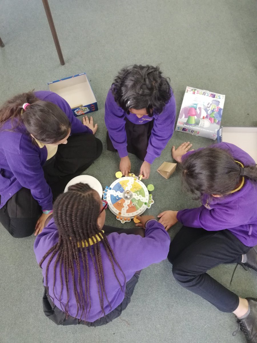 MrsMakinsonLHS's tweet photo. Team work, fun times, sharing treats and beating the teacher! #rollingnotscrolling #Feelinggoodweek2019  @LHallLHS  @MrsGossLHS  @HeadLHS https://t.co/v9ogjzFoDg
