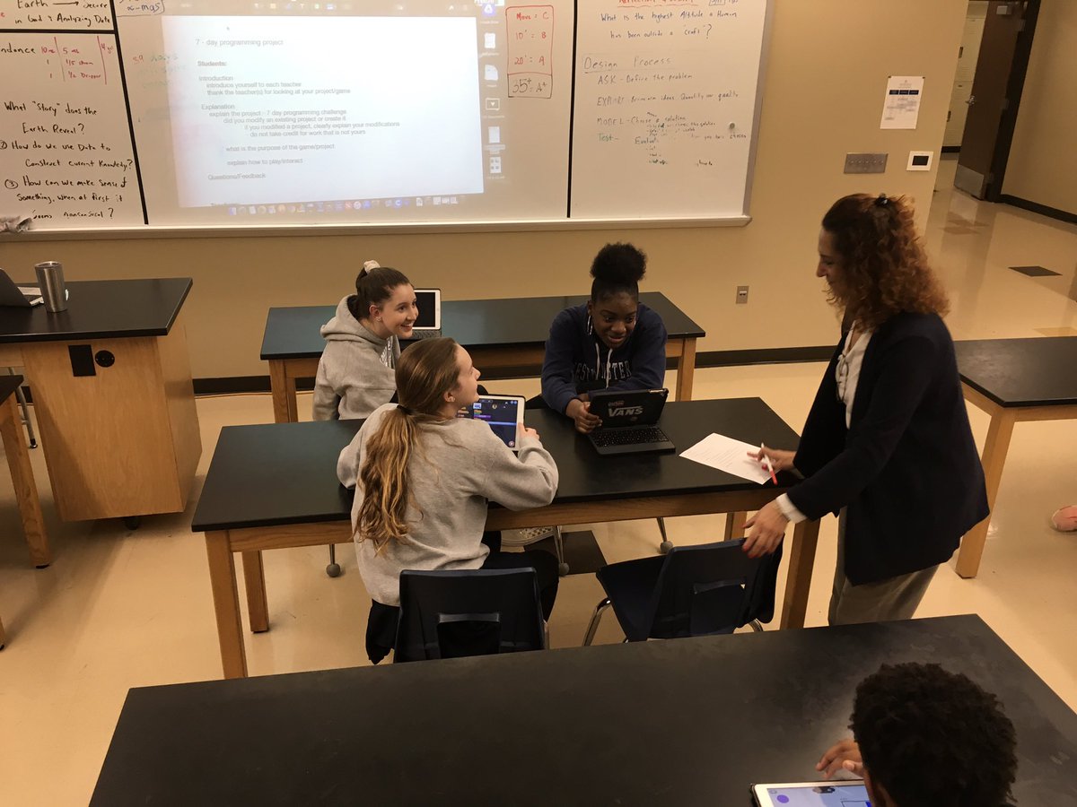 WCA_STEM's tweet image. @wcastl STEM 8 students showing off their coding skills.
#CodingCats