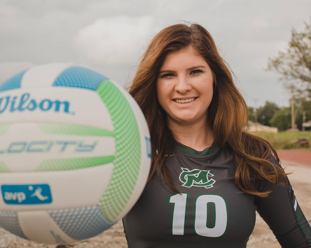 BarnesKortni's tweet photo. I know it’s been a little bit since I’ve posted. 
.
.
I can’t wait to start kapturing this beauty again! 📸
BOOK WITH ME! 
#KapturedByKortni #Canon #photography #Photographer #Bookwithme #kortnikapturedit #sports #action #volleyball #portraits https://t.co/ayoCBRtkz9
