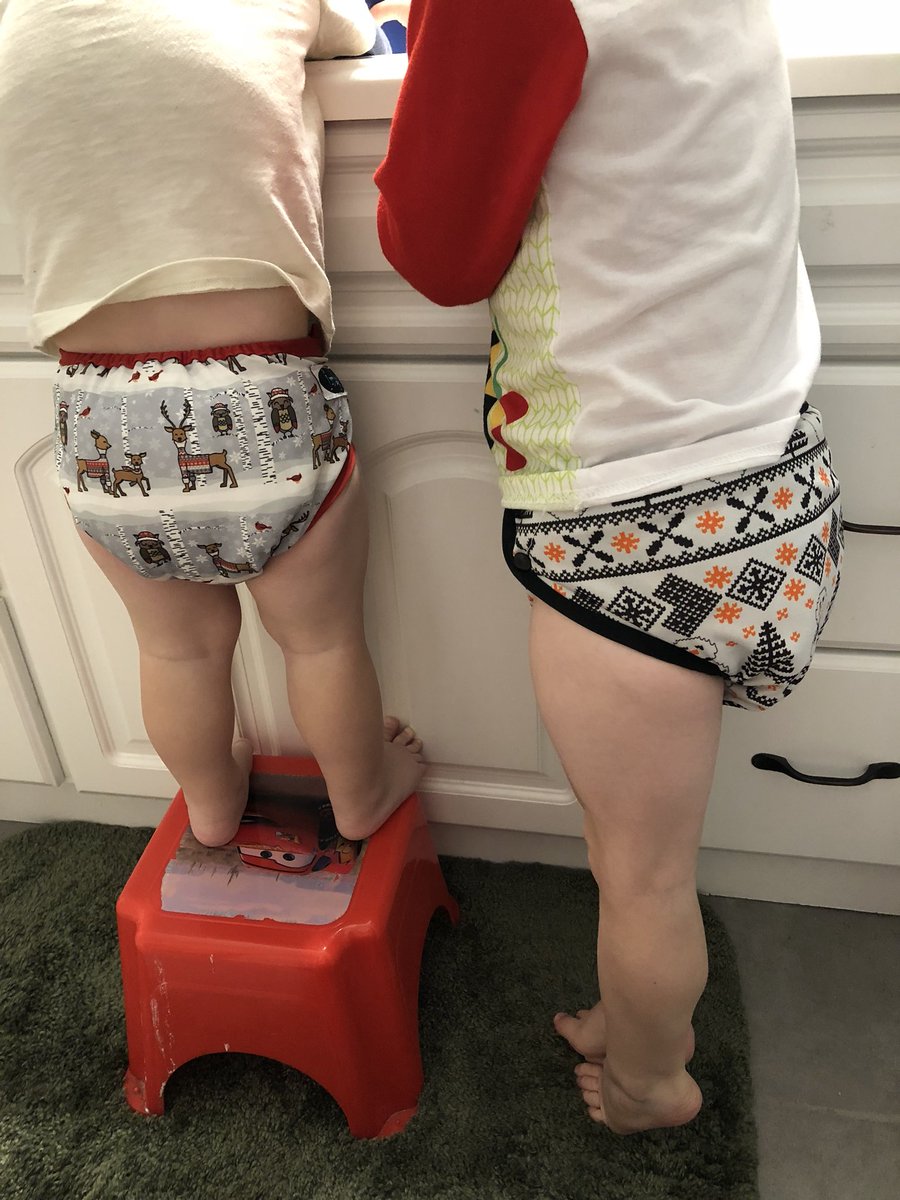 Coordinating winter bums for bed last night ❤️ #ilovenickisdiapers #nickiscoversrock #imaginebaby #imaginebabyproducts #makeclothmainstream #makelaundrynotlandfill #clothdiapers