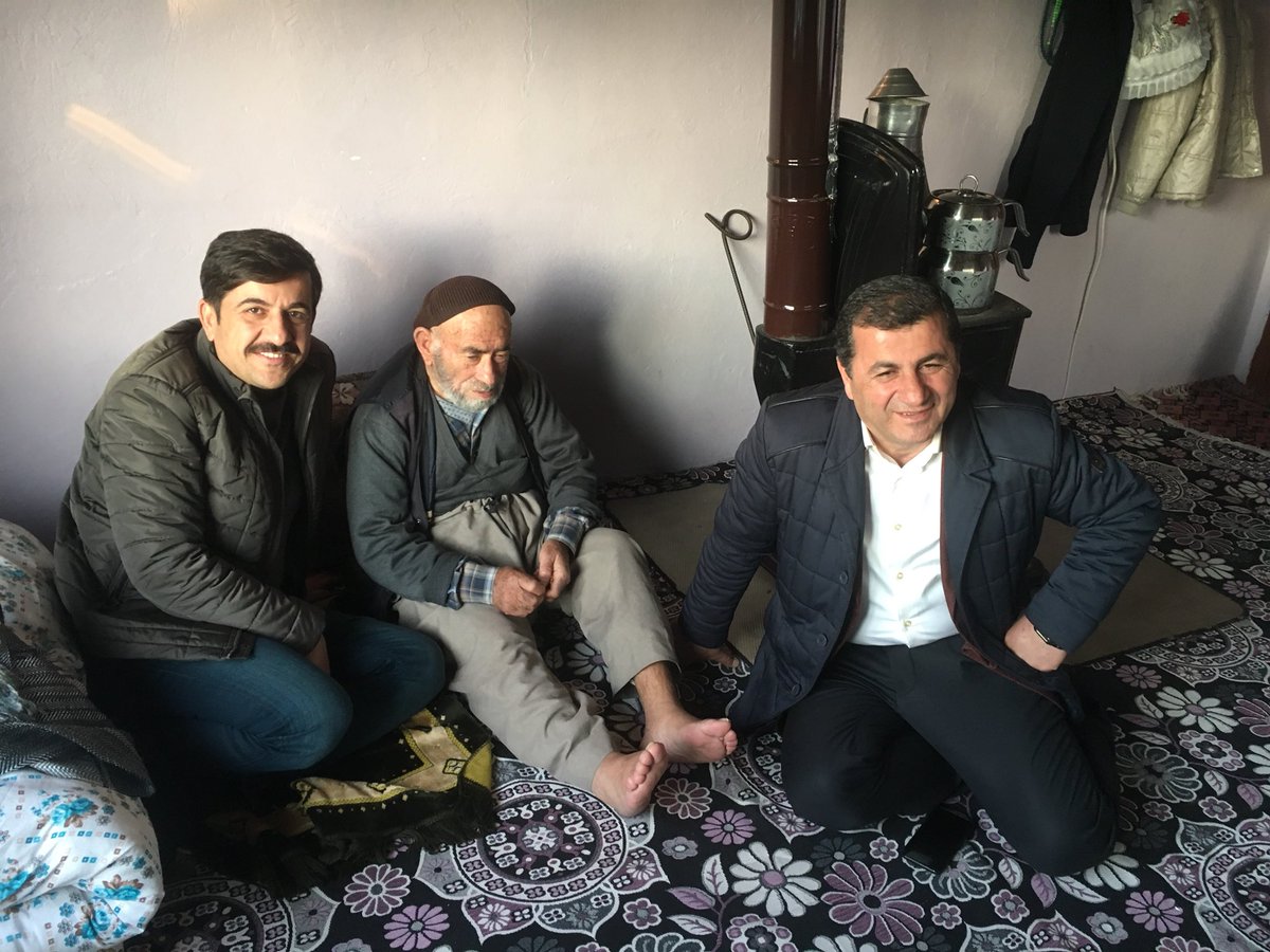 Belediye başkan adayımız <a href="/hsalimseven/">Salim SEVEN</a> abiyle birlikte beldemizin tarih birikimine sahip 100.yaşındaki Haci sadık özlük’ü evinde ziyaret ettik hayır duasını aldık
