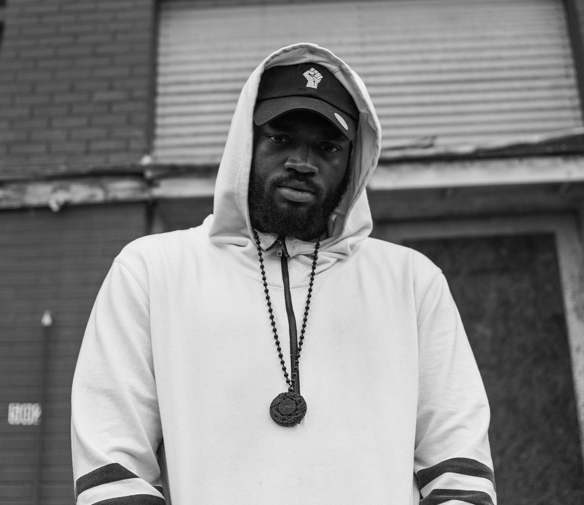 1BigSLiP1's tweet photo. #blvckhole 
#hiphop #LofiHipHop #boombap 
#albummode #spitstain #voluntaryoutcast #teamtribe #BlackTwitter #BlackExcellence #powertothepeople https://t.co/yVaK6jJsae