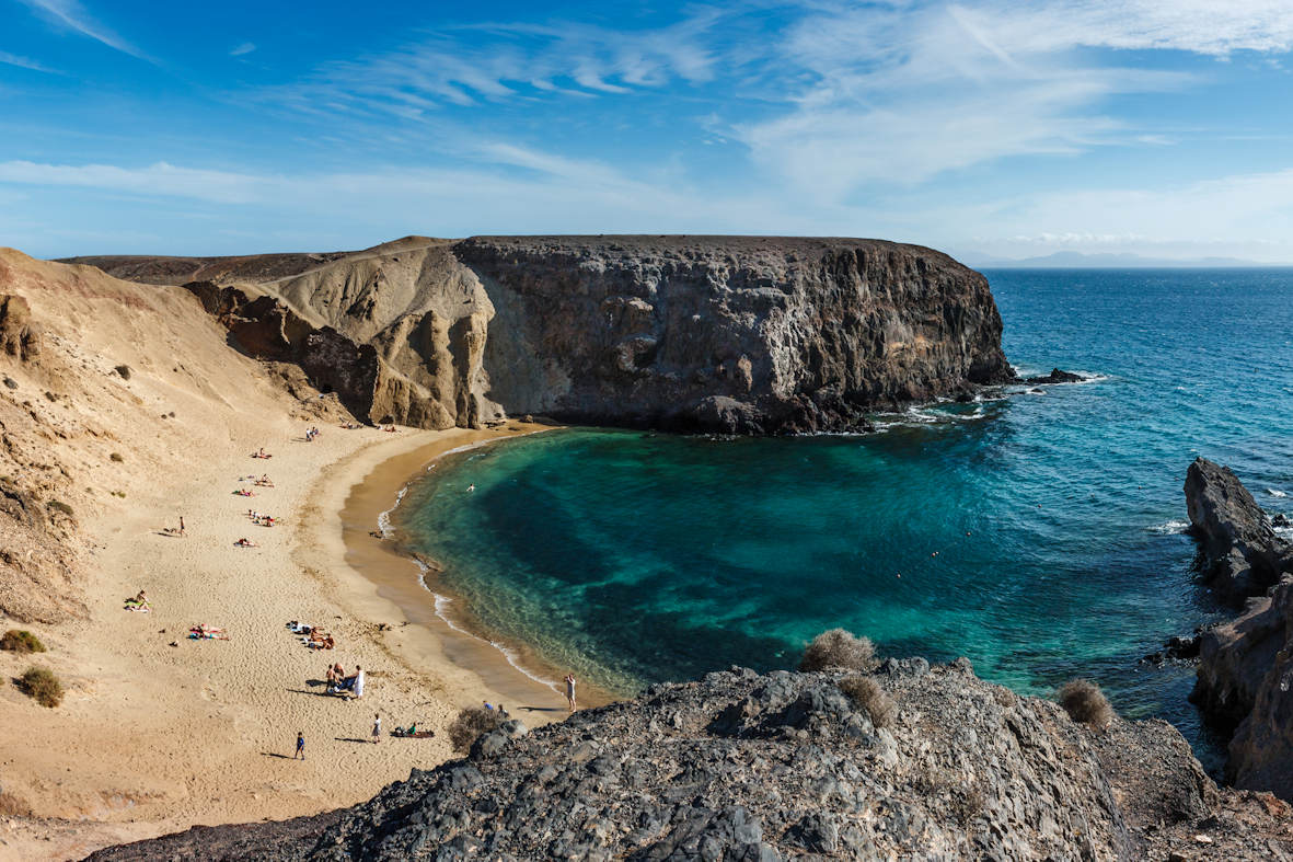 From creating geysers to pristine beaches &amp; wine tasting, find all there is to do in #Lanzarote with our guide to the top 30 attractions:
bit.ly/ThingsToDoLanz…
 <a href="/BodegasElGrifo/">Bodegas El Grifo</a>  <a href="/RanchoTexasPark/">Rancho Texas Park</a>  <a href="/lagomarmuseum/">LagOmar Lanzarote</a>  <a href="/PrincesaYaizaPY/">Princesa Yaiza</a> @CanaryIslandsEN 
#TravelTuesday