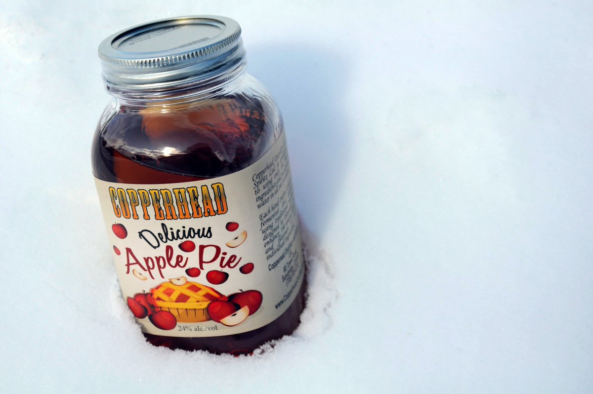 danielleamarr's tweet photo. There is just something fundamentally satisfying and old timey about buying moonshine in a Mason jar — especially when it tastes like warm apple pie. 

https://t.co/cBpv2W5k7O https://t.co/wjXyRDT6oU