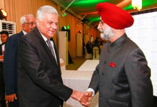 Indian HC urges #SriLanka to utilize opportunities arising from India's dramatic economic growth @IndiainSL https://goo.gl/SrhyHq