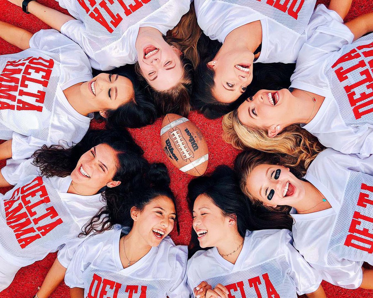 Happy anniversary to <a href="/UHDeltaGamma/">UH Delta Gamma</a>!! Gamma Sigma-Houston chapter celebrated 63 years of DG sisterhood on February 4 🎂