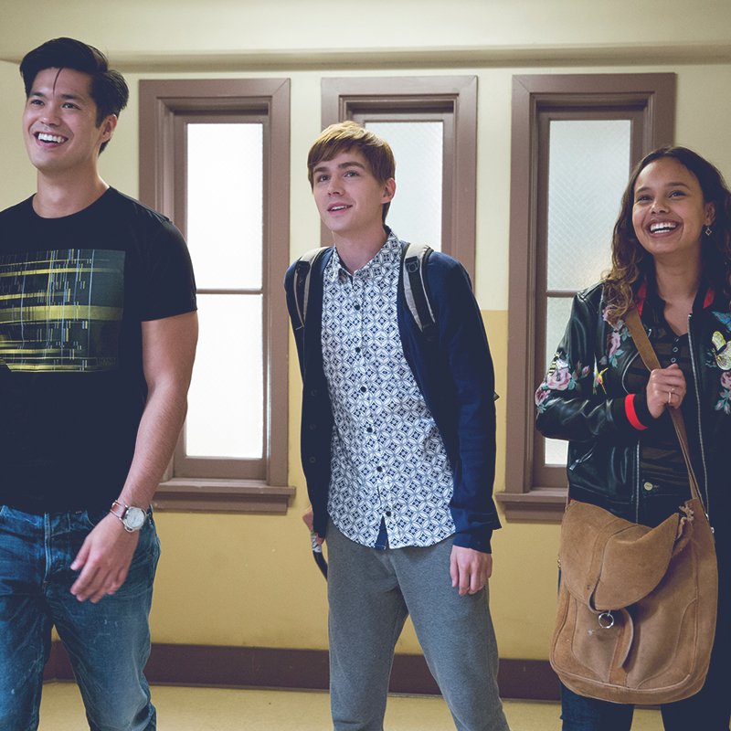 13ReasonsWhy's tweet photo. Quick snap on set between friends. https://t.co/qkRoYMr9FO