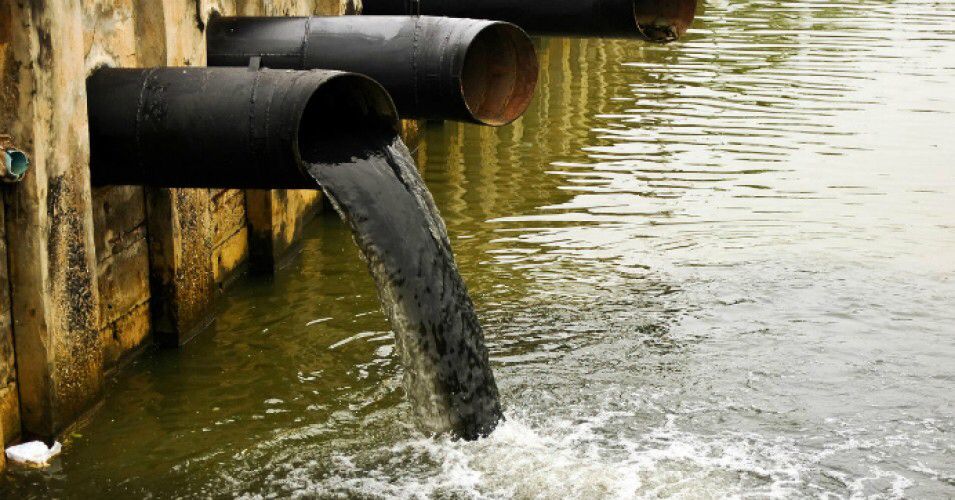 AguaMunda's tweet photo. 'Complete Wiping Away of Clean Water Act': Trump EPA Rule Would Free Corporations to Pollute Nation's Water as Much as They Please https://t.co/ySB3jvRGuh https://t.co/pGOb39HM31