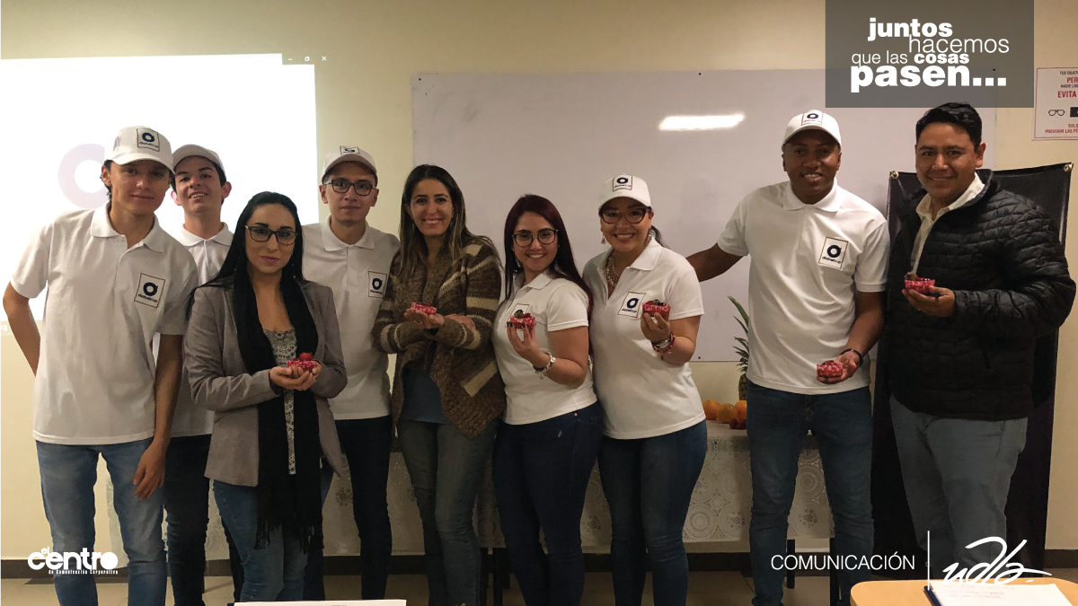ComunicaUDLA's tweet photo. Estudiantes de la materia Técnicas Creativas, presentaron divertidos cup cakes. El reto fue preparar recetas creativas, para diabéticos y cup cakes exóticos, con diseño de marca y empaque. Juntos hacemos que las cosas pasen. #UdlaEc #ComUDLA #AmoLoQueHago #SigueTuCorazón https://t.co/4A4jlsJQ6m