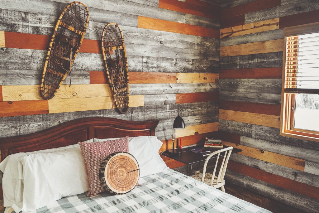 IT'S A DOG'S LIFE - A COSY STAY WITH GIRL'S BEST FRIEND AT THE HUNGRY HIPPIE HOSTEL IN NORTHERN MINNESOTA hike365.wordpress.com/2019/02/12/dog…