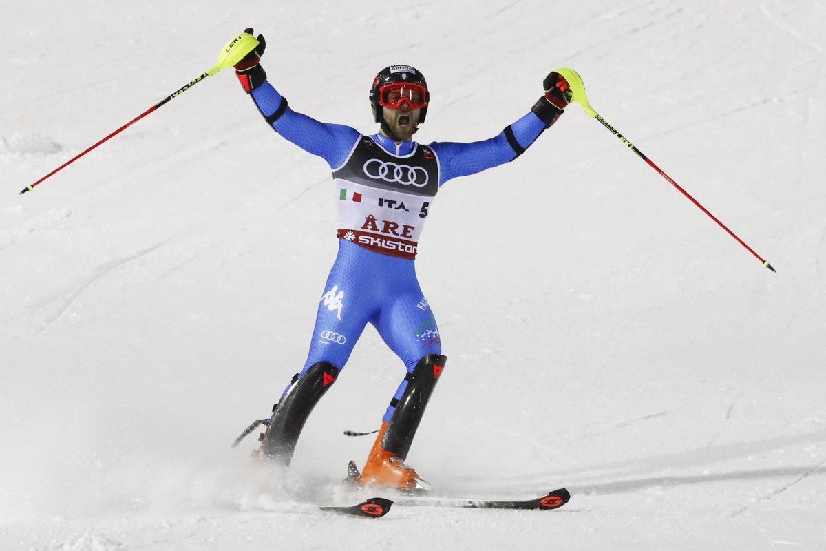 MEDAGLIAAAAAAAAAA! 🥳

Lara Della Mea, Irene #Curtoni, Alex #Vinatzer e Simon #Maurberger BRONZO nel team event! ⛷️

RT per questo storico podio ai Mondiali!  

#ItaliaTeam #åre2019 <a href="/Fisiofficial/">Fisiofficial</a>