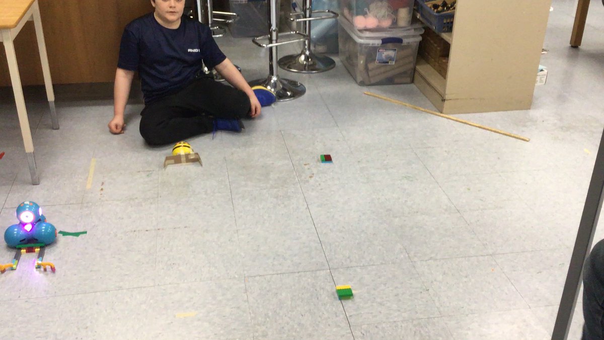 Un très beau défi robotique réalisé par nos élèves <a href="/EEC_St_Victor/">EEC Saint-Victor</a>