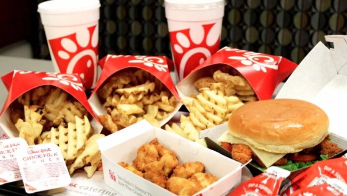 TheBabylonBee's tweet photo. Family Prays At McDonald's, Food Miraculously Transforms Into Chick-Fil-A
https://t.co/PbMbvhnfPW https://t.co/RvCw8OTZQX