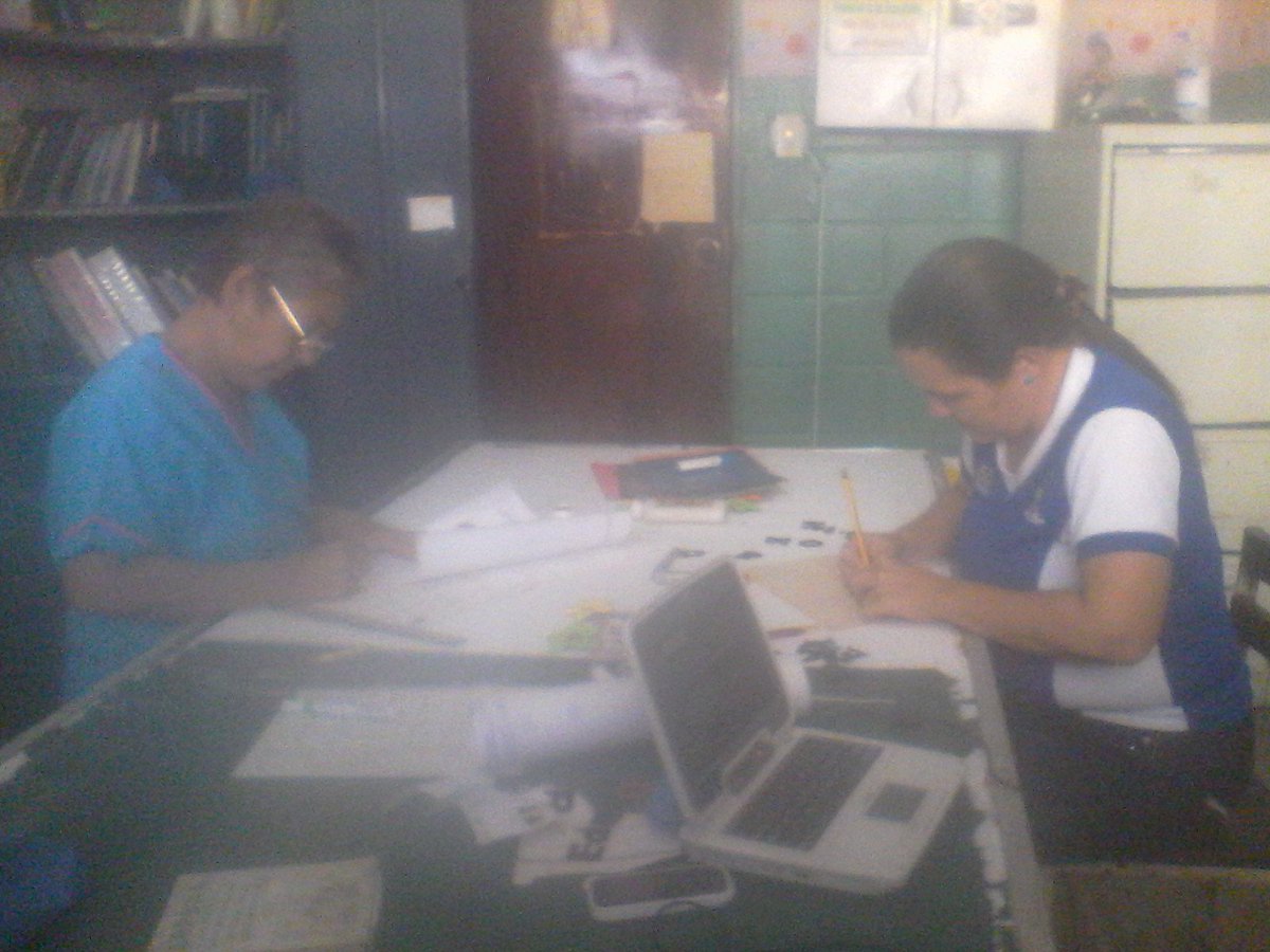 mauvdran's tweet photo. Elaboración de cartelera sobre "Los Acuerdos de Convivencia 2018-2019"  Psicopedagogas y tutora Cbit. @Fundabit @fbitanzoategui @MPPEDUCACION @SalaAnzoategui @vane_prieto @psuvaristobulo https://t.co/I4NTi3QGpx