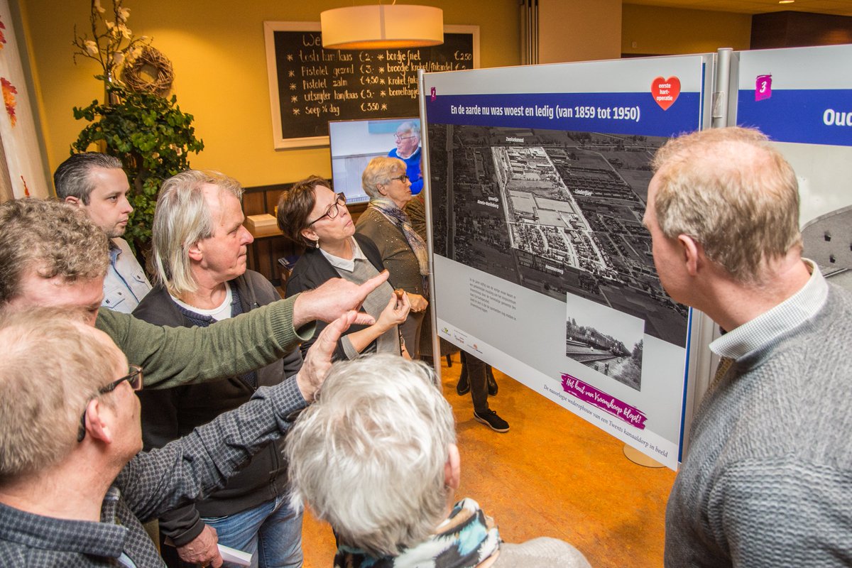 levendvrhoop's tweet photo. Expositie 'Het hart van Vroomshoop klopt' van 12 t/m 15 februari, elke dag van 10-12 14-16 en 19-21 uur, te zien in Het Punt. En daar is ook te koop ons boek 'Veranderend Vroomshoop' voor de scherpe prijs van € 24,50. Komt dat zien! https://t.co/FaFq8qkBgg