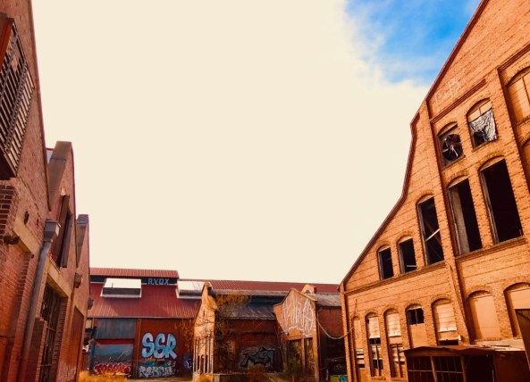 SaportaReport's tweet photo. The #PullmanYard - #SaportaReport photojournalist Kelly Jordan takes a look at the industrious side of #Kirkwood
https://t.co/FNCGxTonUR https://t.co/sltcnYSJCB