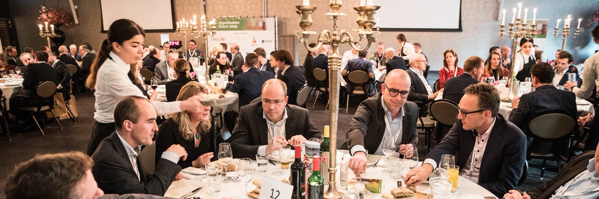 Hét #HypothekenEvent2019 is van start! Dit belooft een interessante avond te worden met dinersprekers: <a href="/AljandeBoer/">Aljan de Boer</a>, Marleen Hermans en <a href="/diederiksamsom/">Diederik Samsom</a> over de laatste ontwikkelingen in de #hypotheekmarkt #duurzaamheid #schaarste #klantactivatie