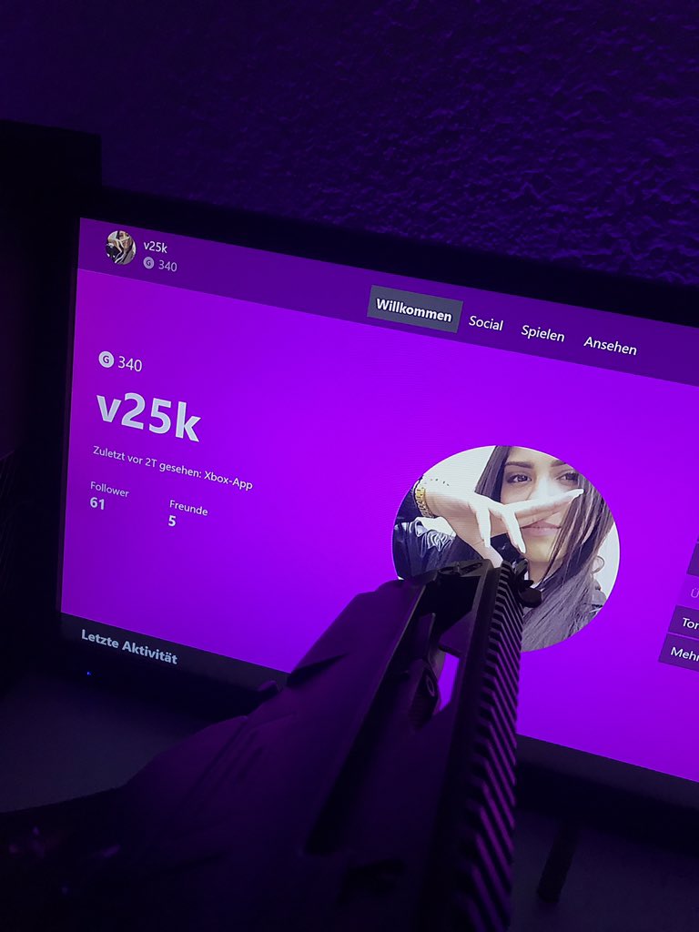 vHezis's tweet image. Follow @Zedyhs and DM him for a Gun pic like this 🙂 
Also RT this
