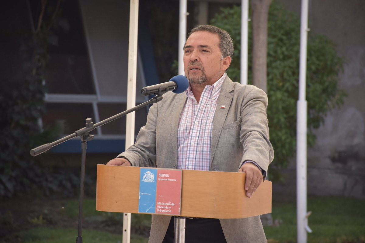 FSanchezAtacama's tweet photo. Hoy entregamos 107 subsidios a familias de la clase media de #Atacama y celebramos junto a ellas el cumplimiento del sueño de la casa propia. Tal como nos ha pedido el Pdte. @sebastianpinera proyectamos brindar una solución habitacional a 5500 familias en el periodo 2018-2022. 🏘 https://t.co/syTJYuFhxc