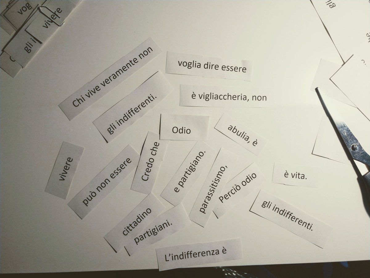 rogetus's tweet photo. Reconstruir l'inici d'un text molt famós de Gramsci. Taller d'#intercomprensió #LaMadrasseta https://t.co/LNJvlAyqLi