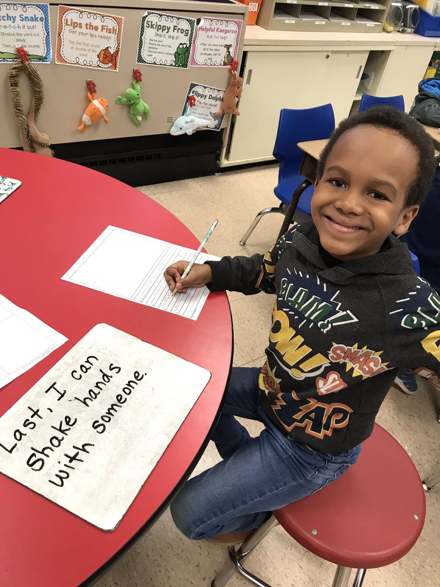 Polakowskiclass's tweet photo. Writing an expository piece about how we are kind to others. #weare44 #madison44 #kindnesscounts https://t.co/Izq3tLxHeG