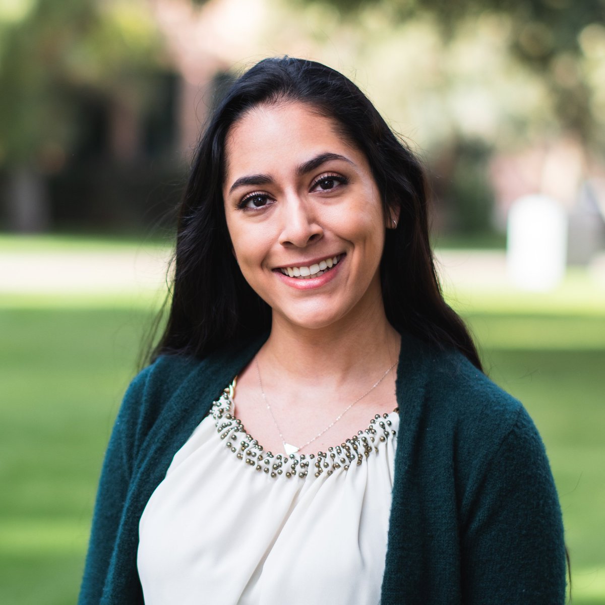 ASUTheCollege's tweet photo. Meet #asuclas graduate and Dean’s Medalist Fabiola C.!
At @ASU, her favorite course was Child Dysfunction in the Family because it showed the importance of childhood. And her advice to those considering ASU? Do it.
Find out more about her path: https://t.co/nx1Voa0FqU https://t.co/GeWBV1QleG