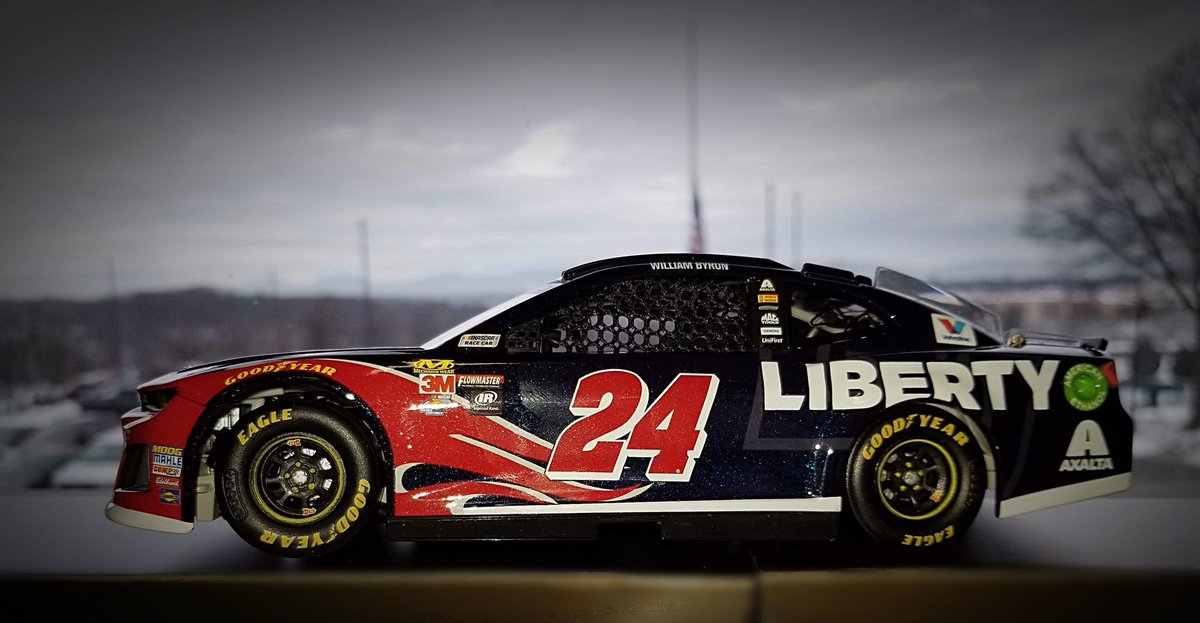 LibertyUAlum tweet picture