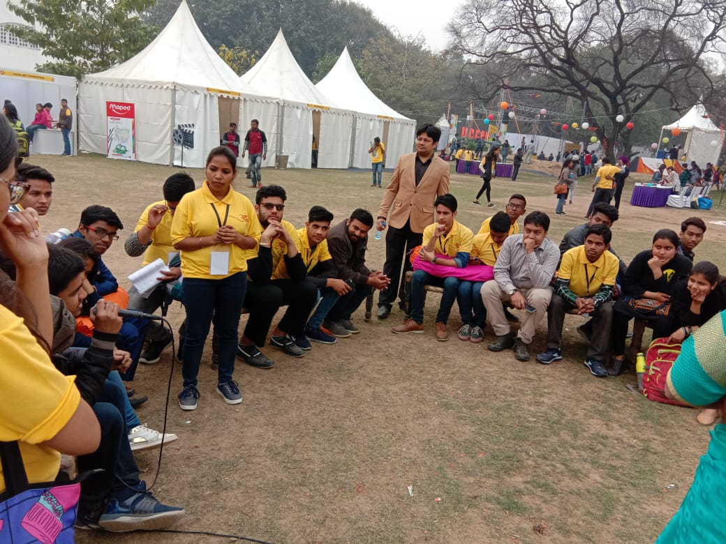 udaanutsav's tweet photo. "AAPKI PANCHAYAT" stirred the essence of democracy where students kept their best arguments regarding various social issues in fun and play way manner.
#UDAANUTSAV #UU19
#YOUTHFEST2019 https://t.co/AonPEwJGvB