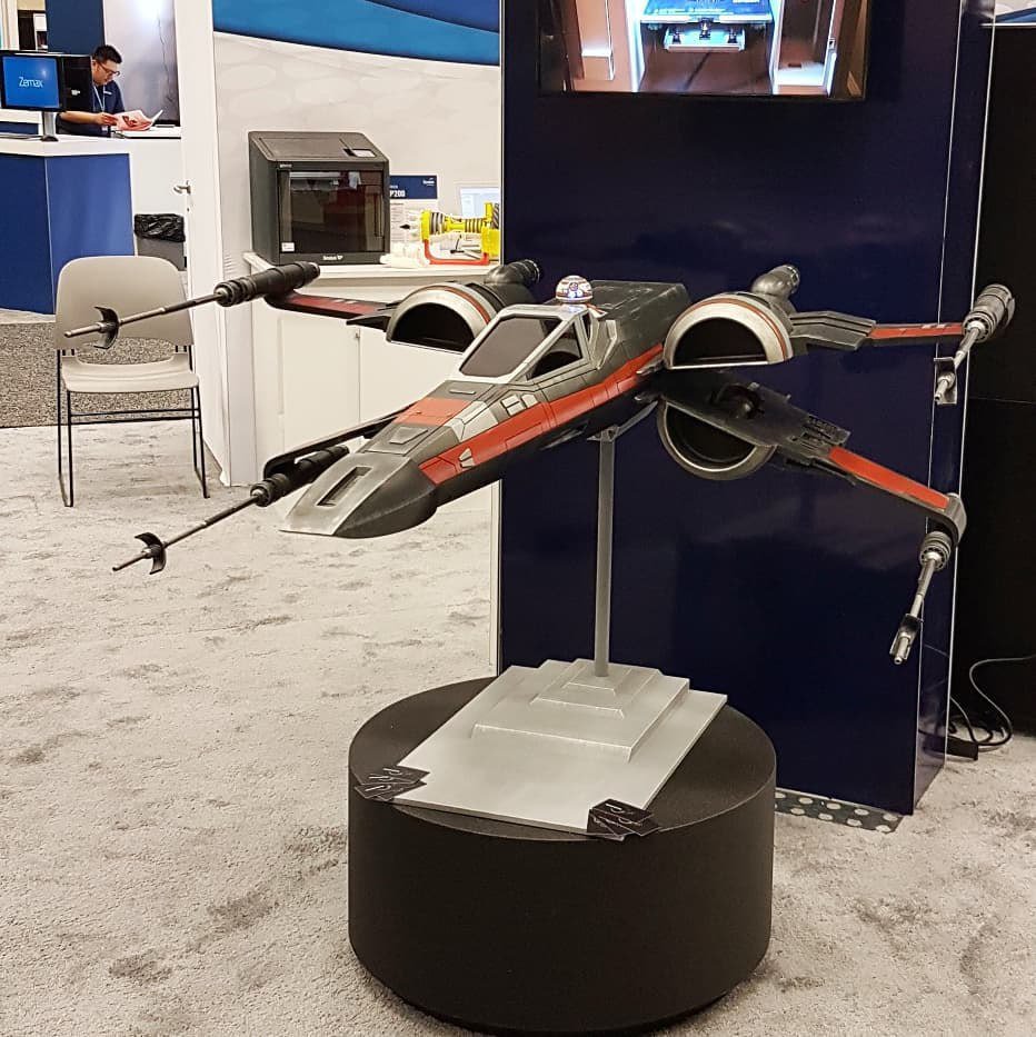 ModMyMods's tweet photo. Talk about incredible work by @Random2k4Design
Here is his X-wing on display at the @sindoh_3dwox booth at #SolidWorksWorld 2019
#xwingfighter #spaceship #starwarsfanart #starwarsuniverse #starwarsxwing #starwars #xwing #3Dprinting #3dprints #3dprinted #3dprinter #3dmodel https://t.co/dbdTC4mpKy
