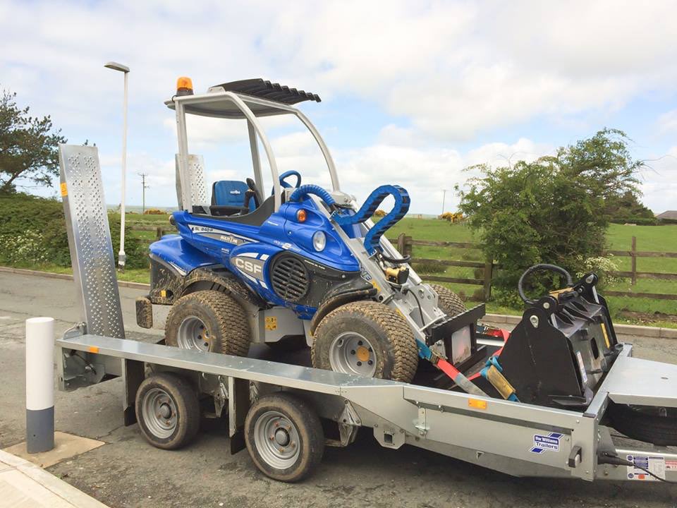 MultioneUk's tweet image. One from 2015, on the way back from demo to Adrian Spence, who bought this SL840 for his farm. 
He&apos;s now the proud owner of a 7.3+ also! 
Been productive ever since.
#beproductive #transformyourwork