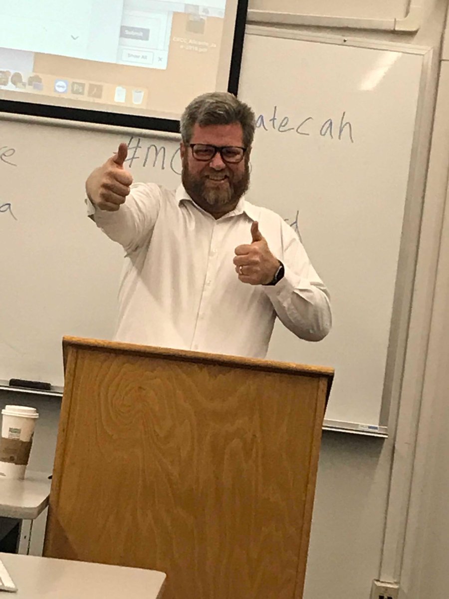 _Andoydoy's tweet image. Great the see Benjamin Kirk in class again from #MCJ152s to #MCJ10. Way to be supportive of all our #PRdogs and lecturing for us! He's a great asset to the @FresnoStateCAH and we can't wait to see what he has in store for the next years to come. 
#SocialMediaTips #FresnoState