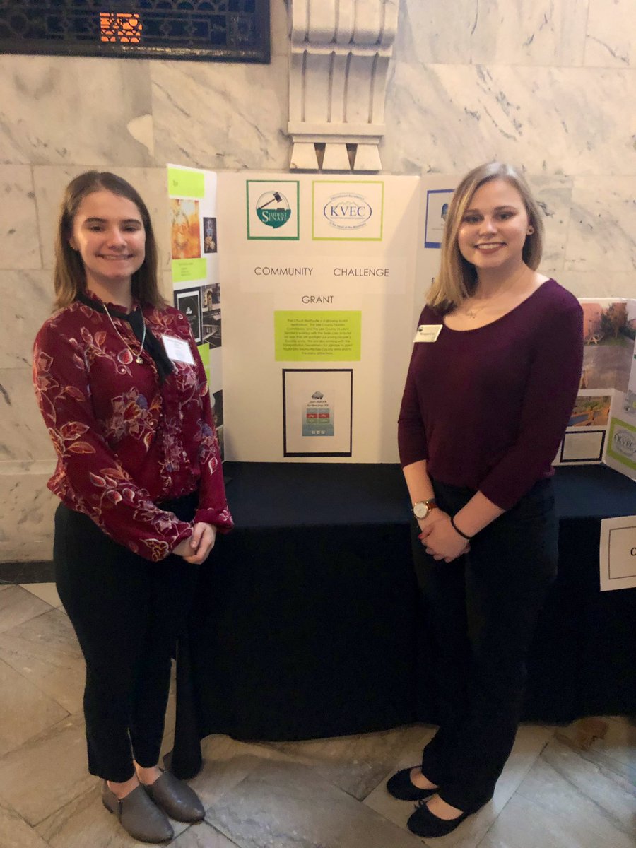 DrJWEvansJr's tweet photo. Lee Co Student Senate students presenting Community Service Project @KVEC_ARI A Way Forward Celebrating Innovation in Education at the Capital. #RuralEd #KVECFORWARD https://t.co/Lhbm7MfiHX