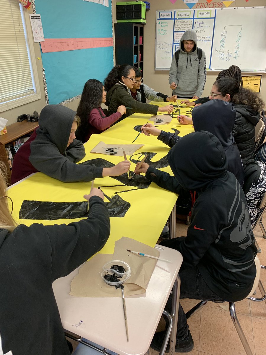 missalgebra1's tweet photo. Getting ready for English Family Night! @GMSgrizzlies https://t.co/CIy01sccgu