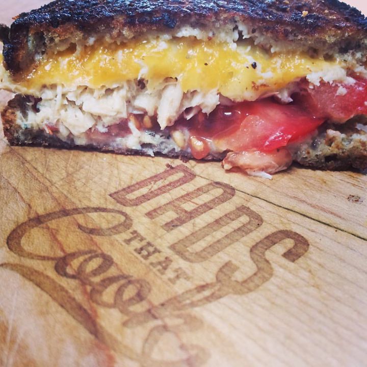 DadsThatCook's tweet photo. Chili Smoked Parmesan Cheddar TUNA MELT... with Tomatoes!!!

#dadsthatcook #tunamelt #chili #smoked https://t.co/DNHNaUukTz