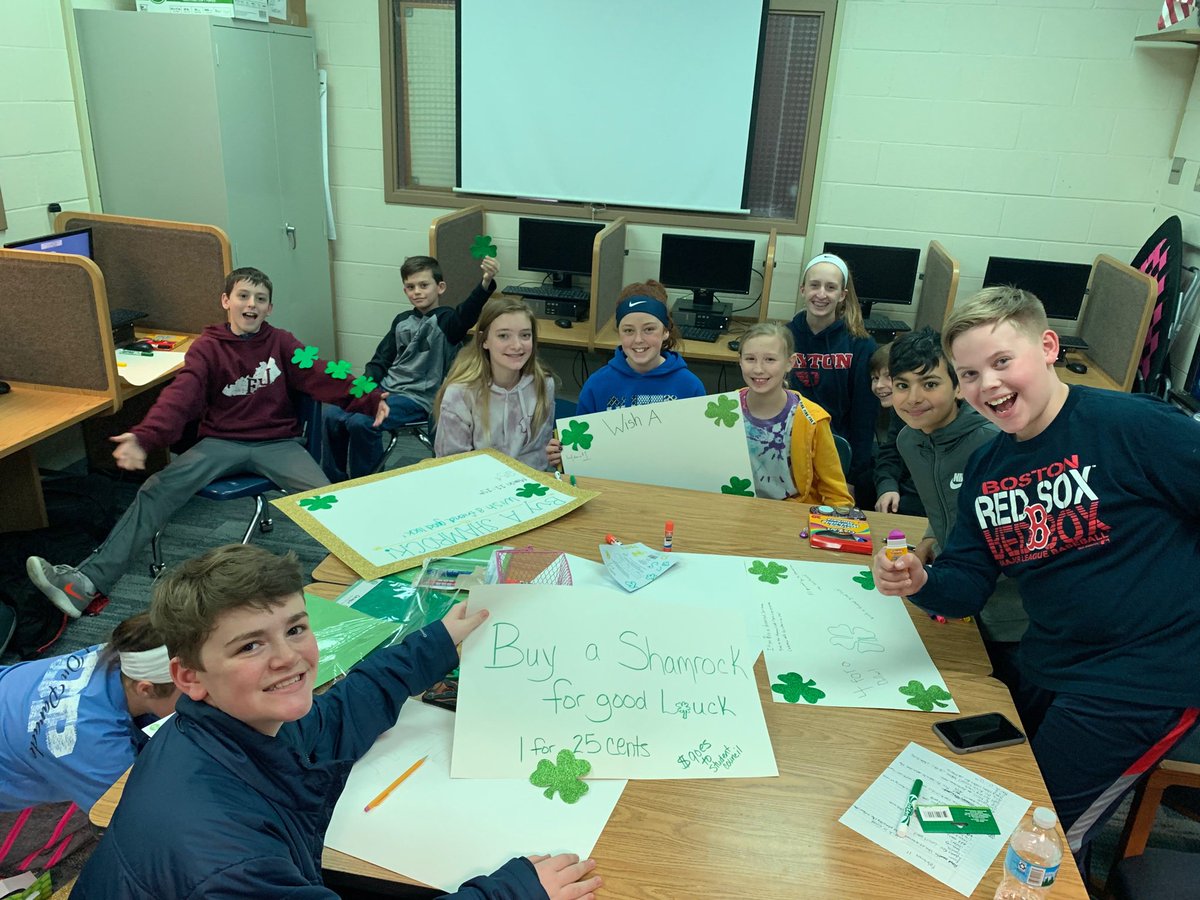 CouncilGators's tweet photo. We are selling shamrocks 3/11-3/14 to help raise funds to upgrade our courtyard at Gray Middle school! you can purchase 1 for 25 cents or 4 for $1! Please support us by giving luck to a friend! Thank you!! https://t.co/WhpzYNL9PO
