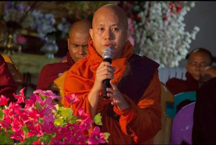 ဒီမိုကေရစီႏွင့္သီအိုရီ(၅)

ဒီမိုကေရစီအျပည့္အဝရေစခ်င္ရင္
ႏိုင္ငံ့ေခါင္းေဆာင္တိုင္း

၁။ကိုယ့္စကားကိုယ္တာဝန္ယူပါ။

၂။ကိုယ့္အမွားကိုယ္တာဝန္ခံပါ။

 ဒါဟာ

 ႏိုင္ငံတကာမွာက်င့္သုံးေနတ့ဲ
 ဒီမိုကေရစီရဲ႕အႏွစ္သာရပဲ။

                             ဝီရသူ(မစိုးရိမ္)