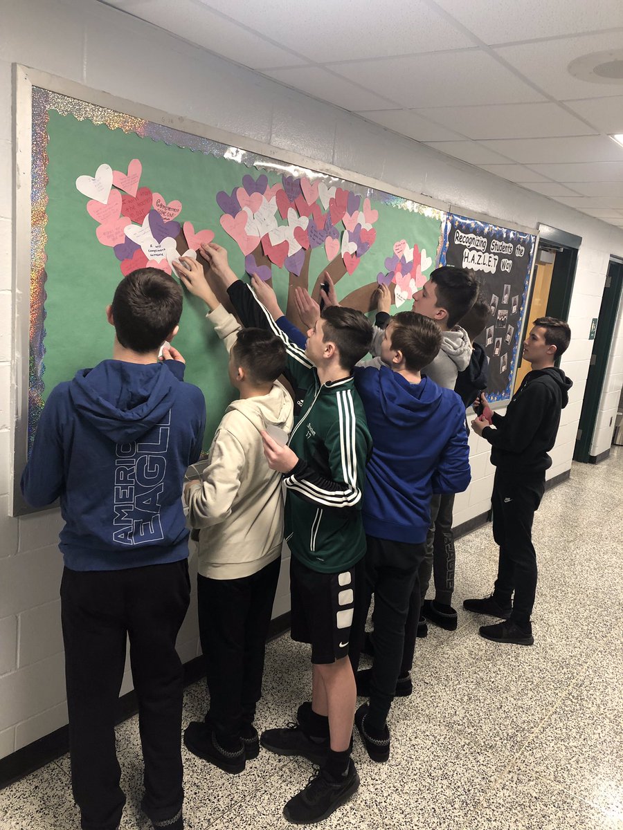 HazletMiddle's tweet photo. ❤️❤️❤️❤️ #choosekind #kindnessweek #kindnessiscontagious #commit2kind #HazletProud https://t.co/xYKE6atJwM