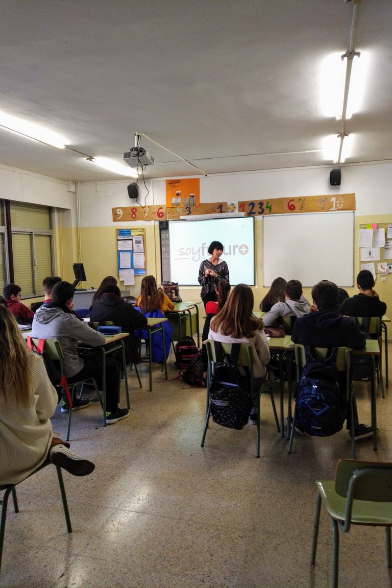 Directivas_ARGN's tweet photo. Hoy los talleres #SoyFuturo han llegado a #Huesca. Gracias a  @_rosaesteban_ que hoy ha vuelto hacer de dinamizadora, a Valle García de Novales por transmitir su experiencia y por supuesto a @IbercajaSocial @GobAragon @Amephu @cfdezortiz  @JaraBernues https://t.co/KoVVhgJJaq