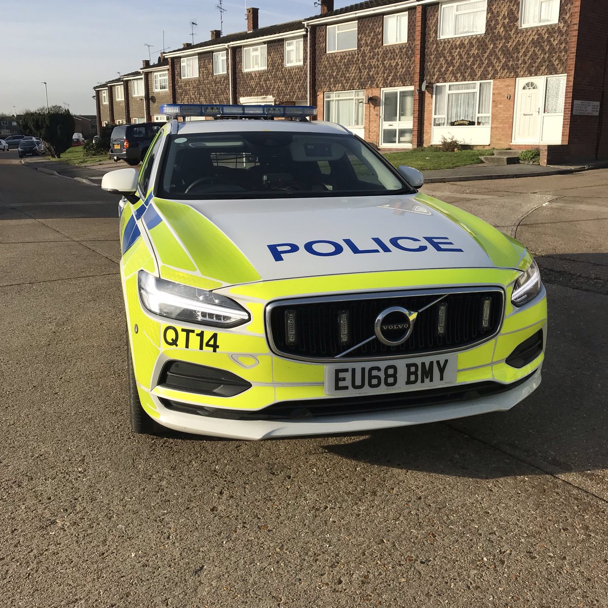 Chelm_LPT_C's tweet photo. Saw one of the new Volvo V90 Roads Policing Vehicles for the first time today. It’s certainly got a big presence on the road and is difficult to miss. A rather smart vehicle though!
#NewCar #Volvo #V90 #RPU #RoadsPolicing #PoliceCar #QT14 #EssexPolice #NorthRPU https://t.co/mcJaMYQ08M