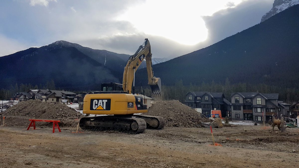 aiceim's tweet photo. Warmer days on our current project in Canmore, AB.

Winter construction has unique challenges, and we work year round to provide quality service where and when you need it.

#ShallowUtility #Streetlighting #Grading #Canmore #ABConstruction  #WinterConstruction https://t.co/61nZgqeufI