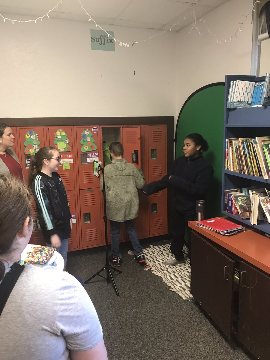 TiffannyLindsey's tweet image. @FranklinLionsWF are experimenting with our green screen thanks to our IDEA Grant 💡 Loved 👀 their excitement. Can’t wait to see what they produce!! #iamwfisd #ideagrant #takeithigher #elar #5th