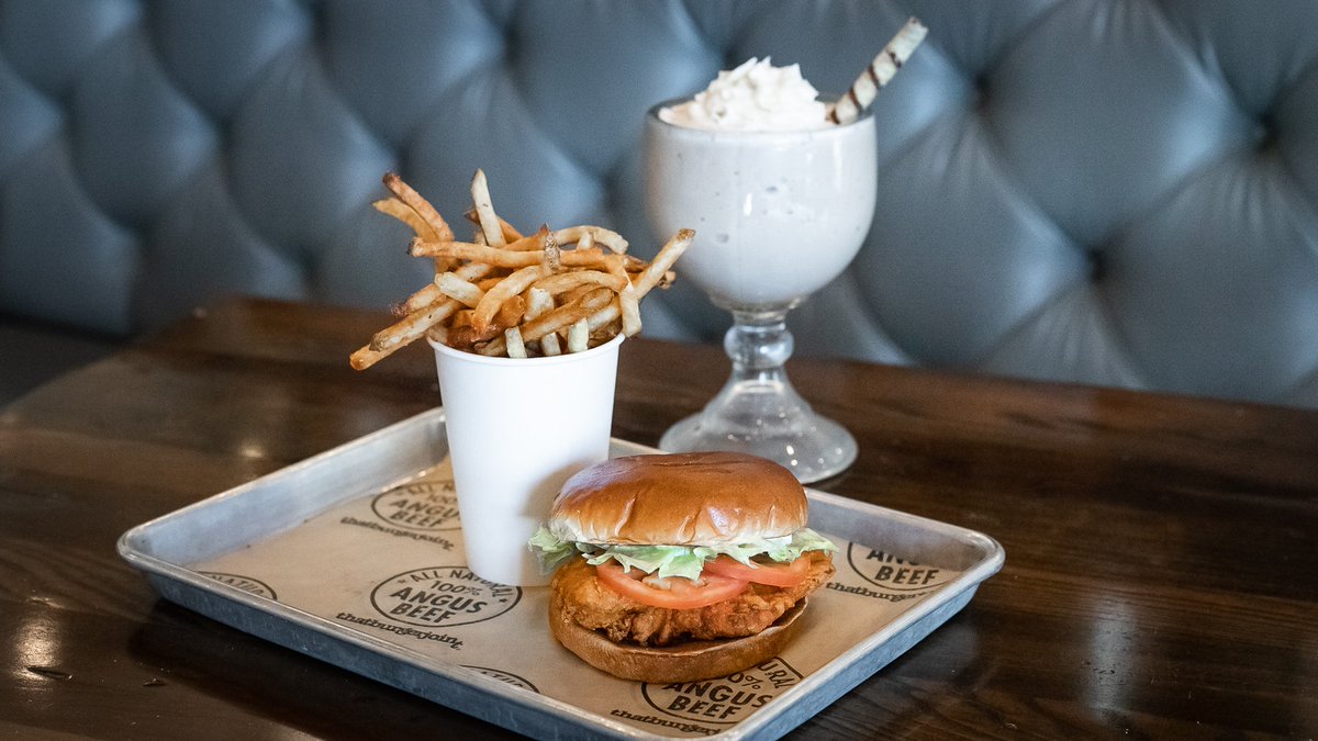 ThatBurgerJoint's tweet photo. That crispy chicken is made with fresh never frozen white meat chicken which is hand battered daily-- because we don't cut corners. #tastesbetter #freshmeat #neverfrozen #handbattered #thatburgerjoint #tbj #delish #foodpics #yum https://t.co/6YTw5NFw6p